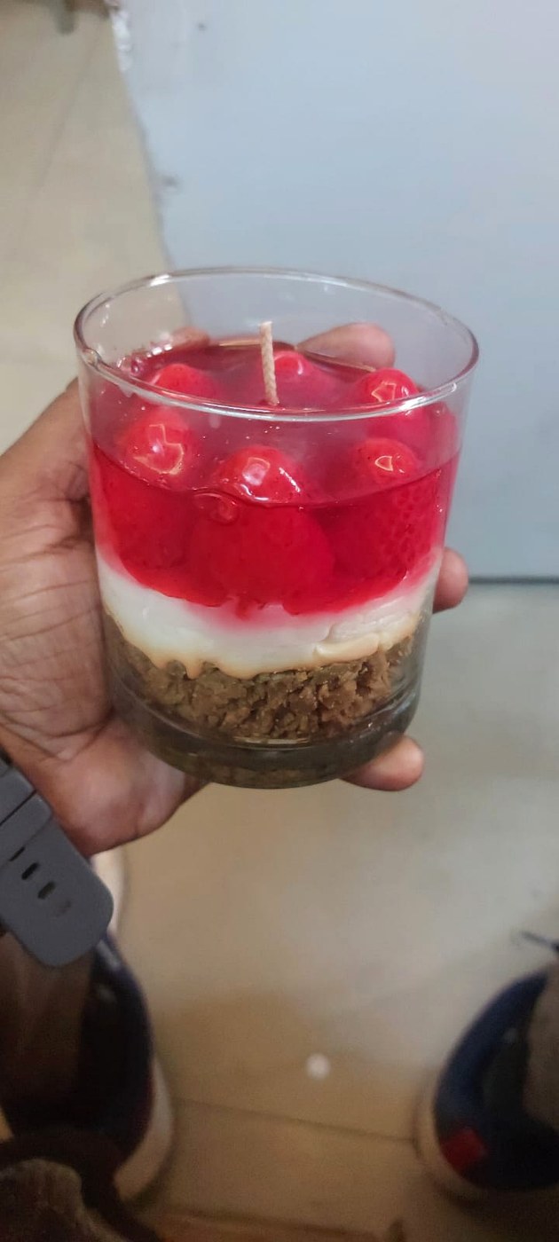 Strawberry Cheesecake candle